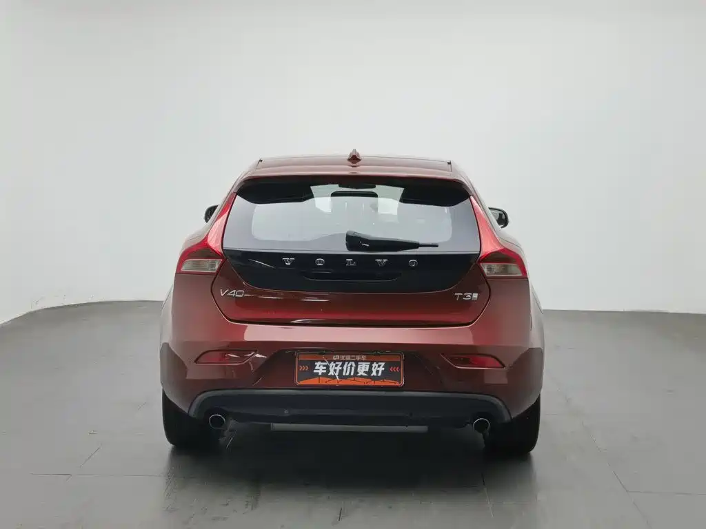 Фото 4 - Volvo V40