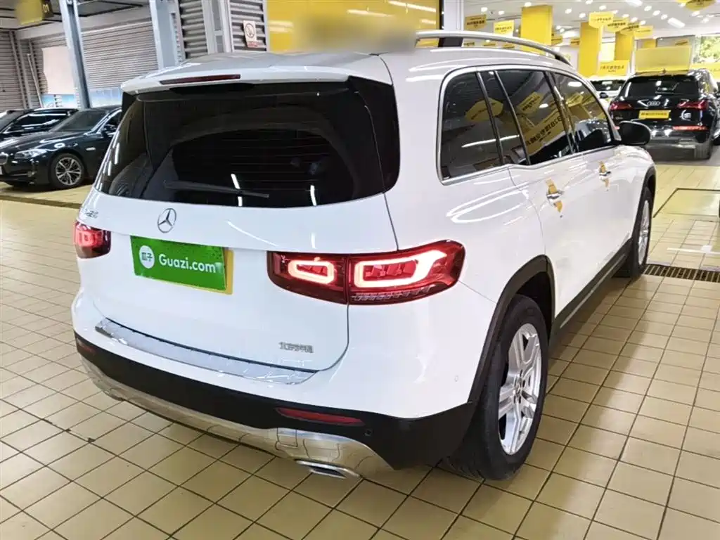 MERCEDES-BENZ GLB