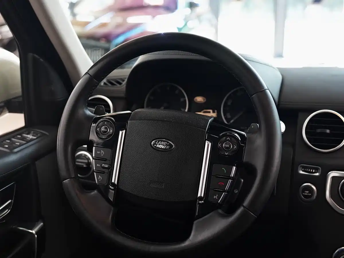 Land Rover Discovery 2014 3.0 SC V6 HSE Luxury фото 7