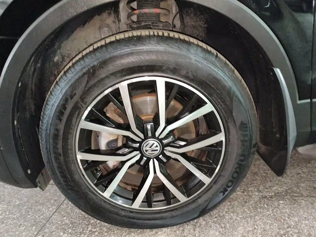 Volkswagen Tiguan L 2018 Facelift 330TSI Automatic 2WD Comfort Edition фото 23