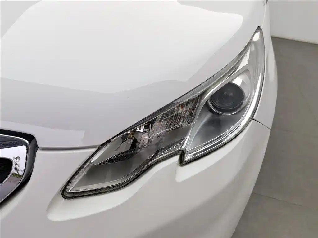 Peugeot 2008 2014 1.6L Automatic Trend Edition фото 7