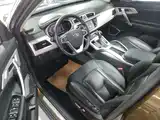 Фото 16 - Geely Atlas