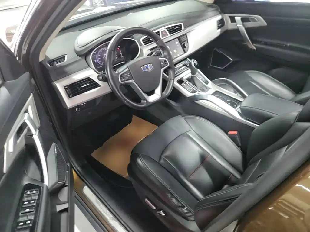 Фото 16 - Geely Atlas