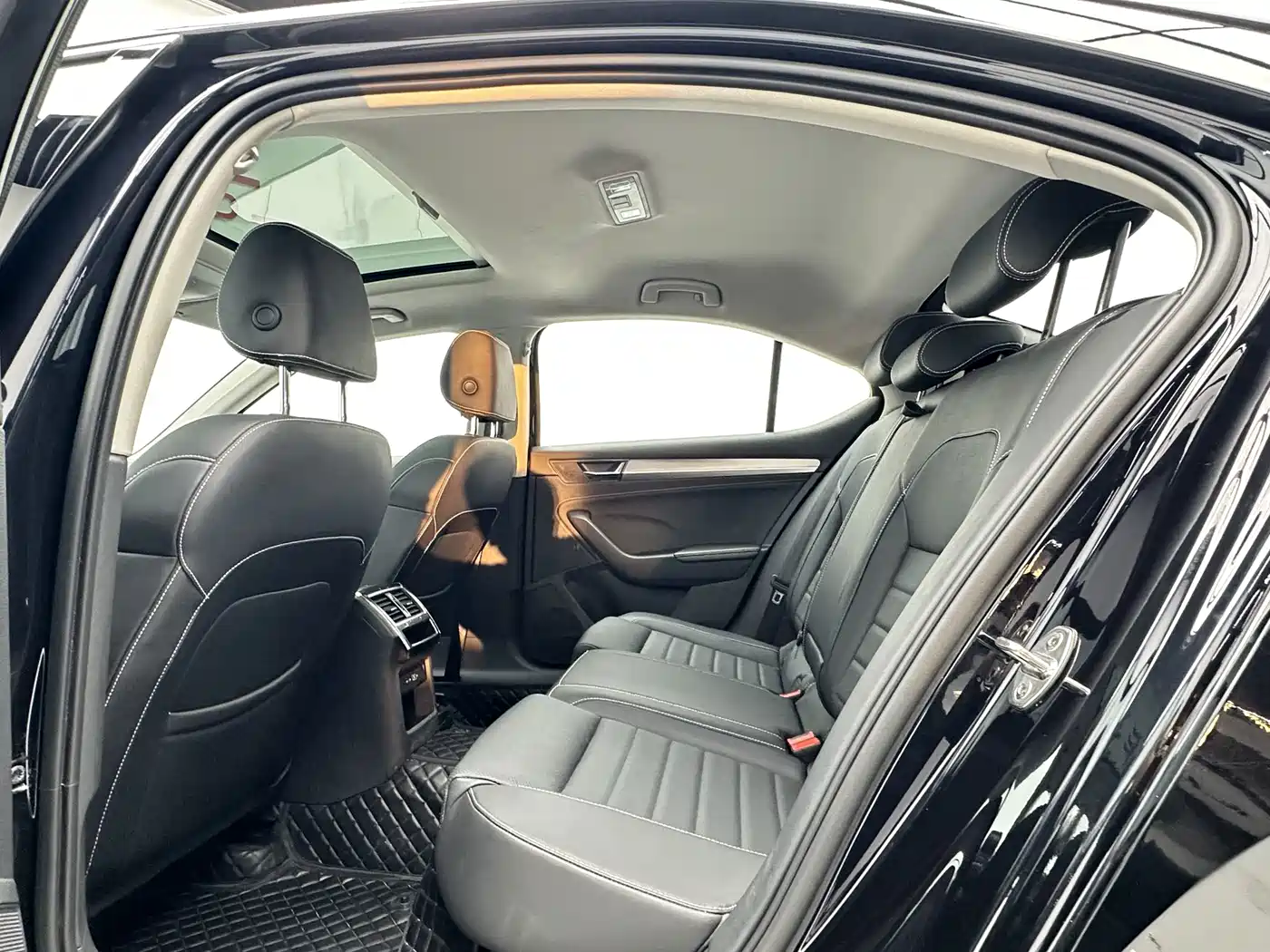Škoda Superb 2024 2023 TSI280 DSG Premium Edition