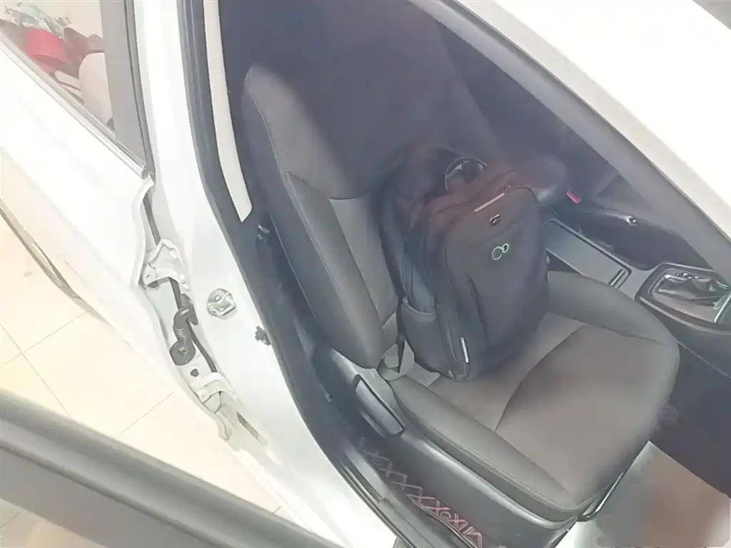 Hyundai Langdong 2016 1.6L Automatic Smart Edition фото 25