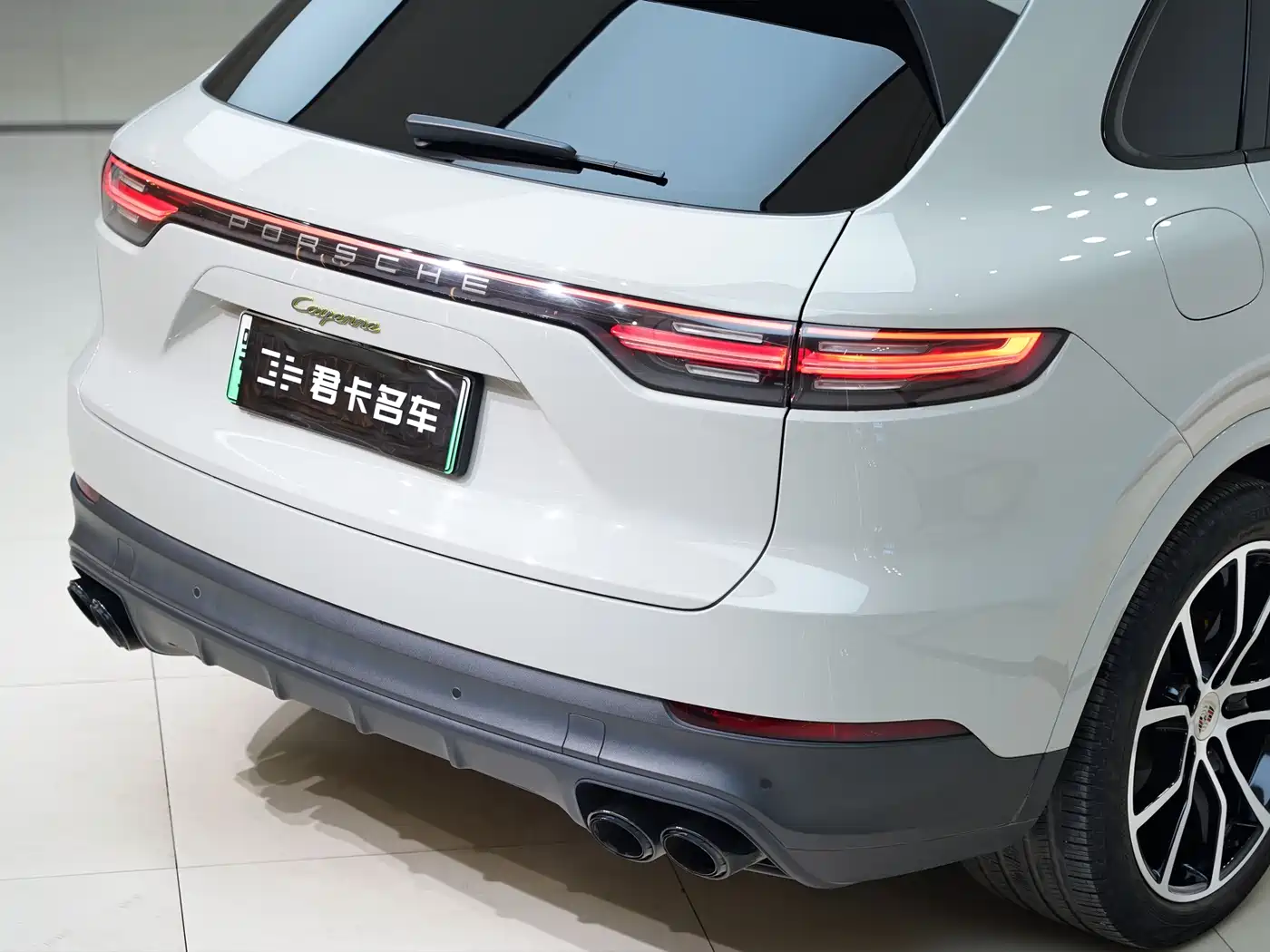 Porsche Cayenne New Energy 2022 Cayenne E-Hybrid 2.0T Platinum Edition фото 10