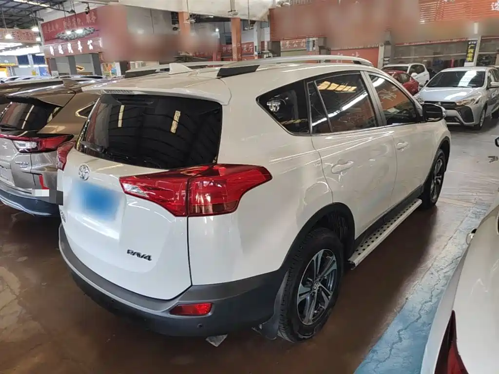 Toyota RAV4 Rongfang 2015 2.0L CVT 2WD Trend Edition фото 7