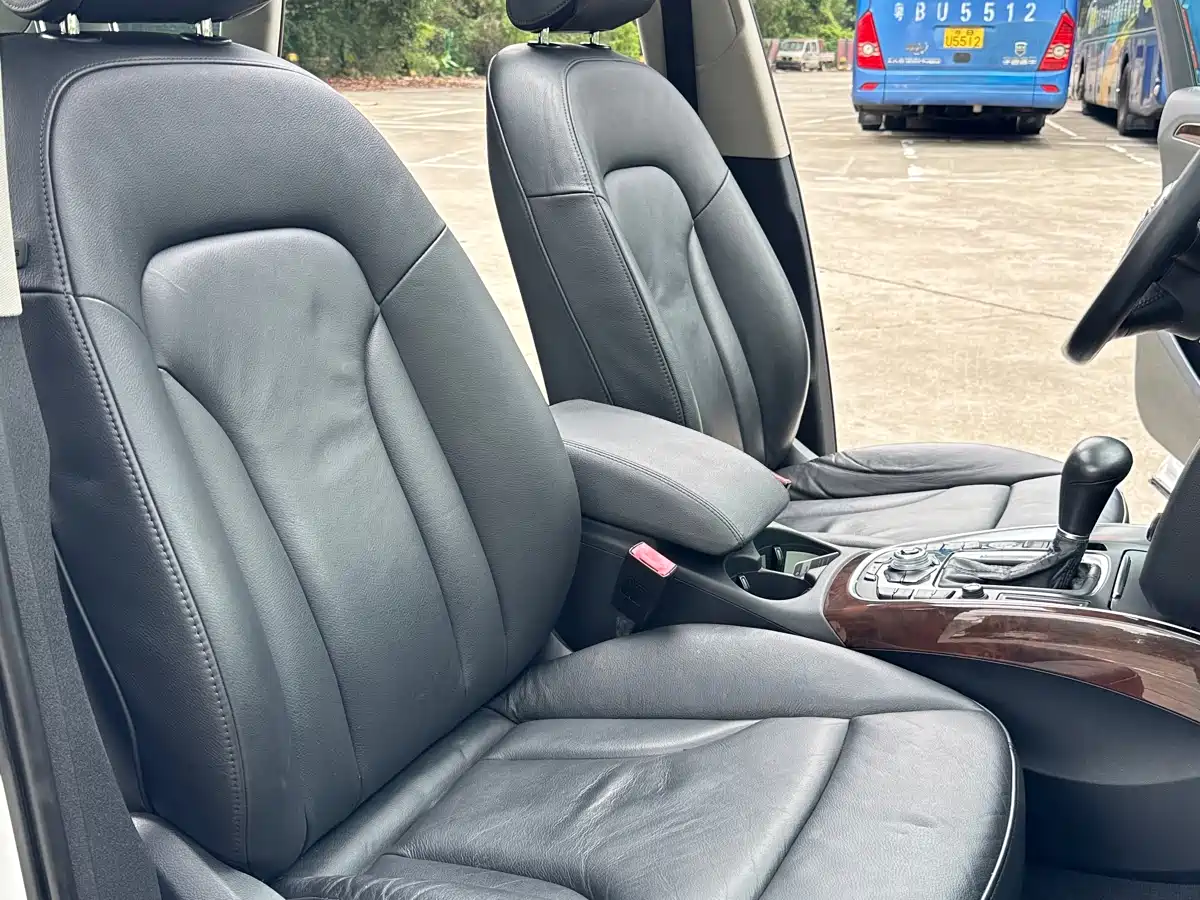 Audi Q5 2012 2.0TFSI Comfort фото 11