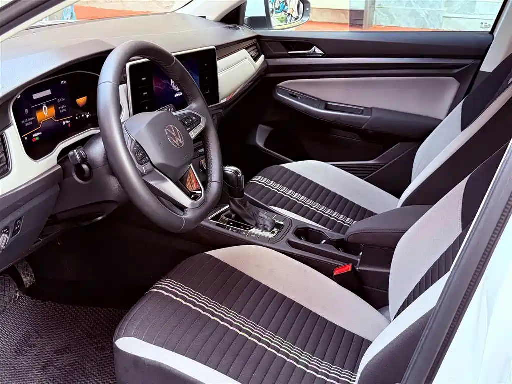 Volkswagen Bora 2024 200TSI DSG Smooth Ride Edition фото 4
