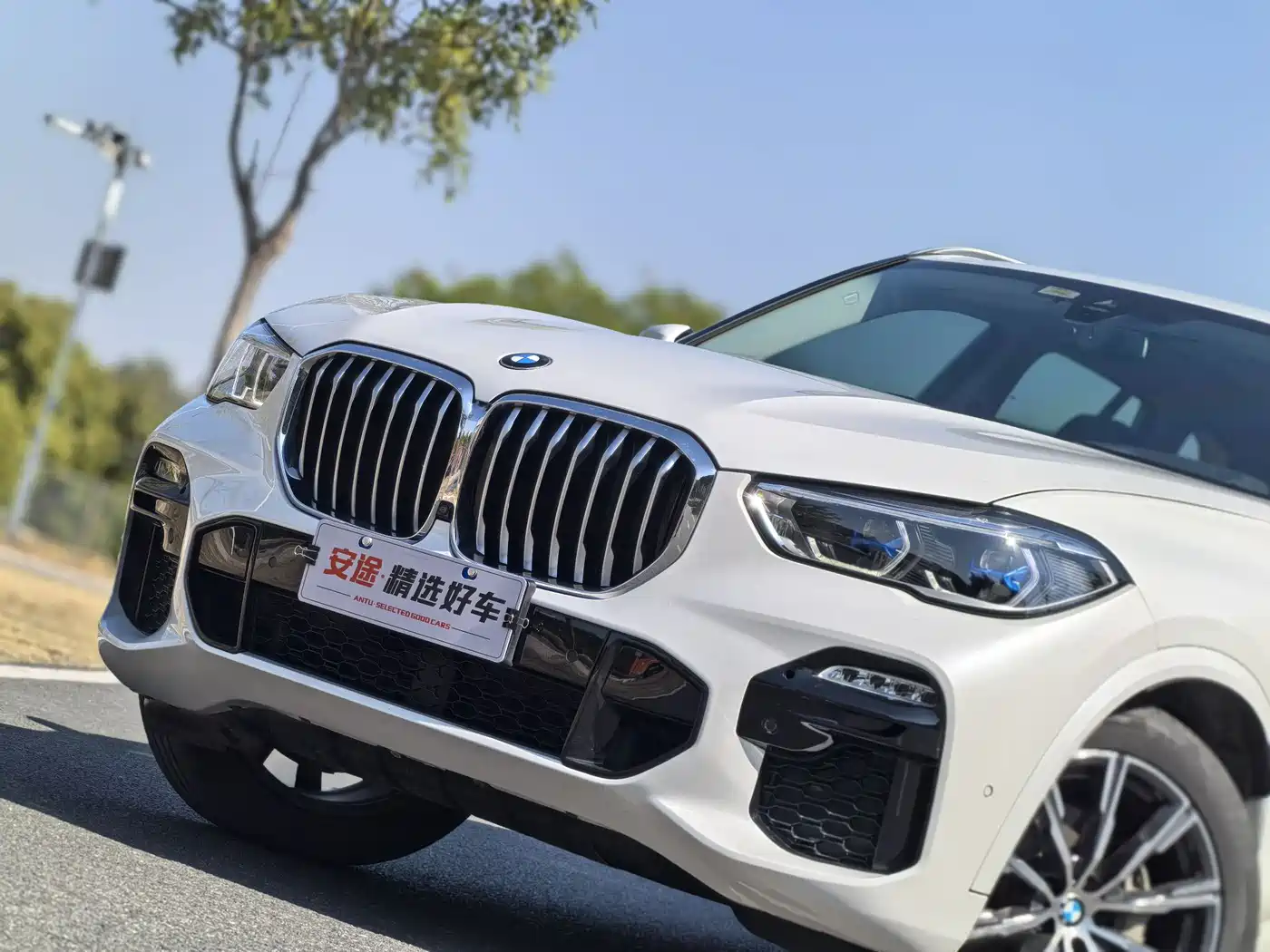 BMW X5 (Import) 2019 xDrive40i M Sport Package фото 5