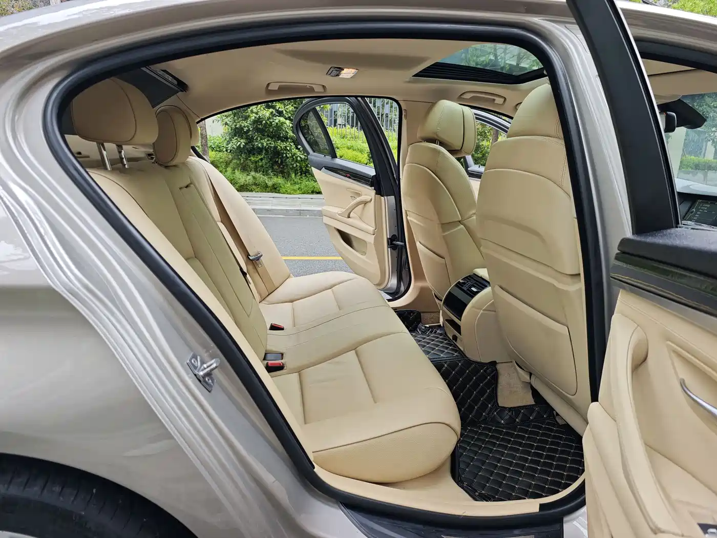 BMW 5 Series (Import) 2012 528i xDrive Luxury Model фото 14