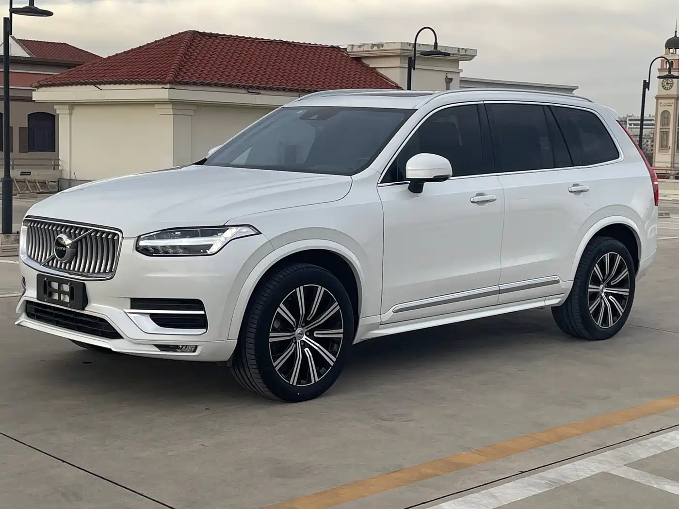 VOLVO XC90