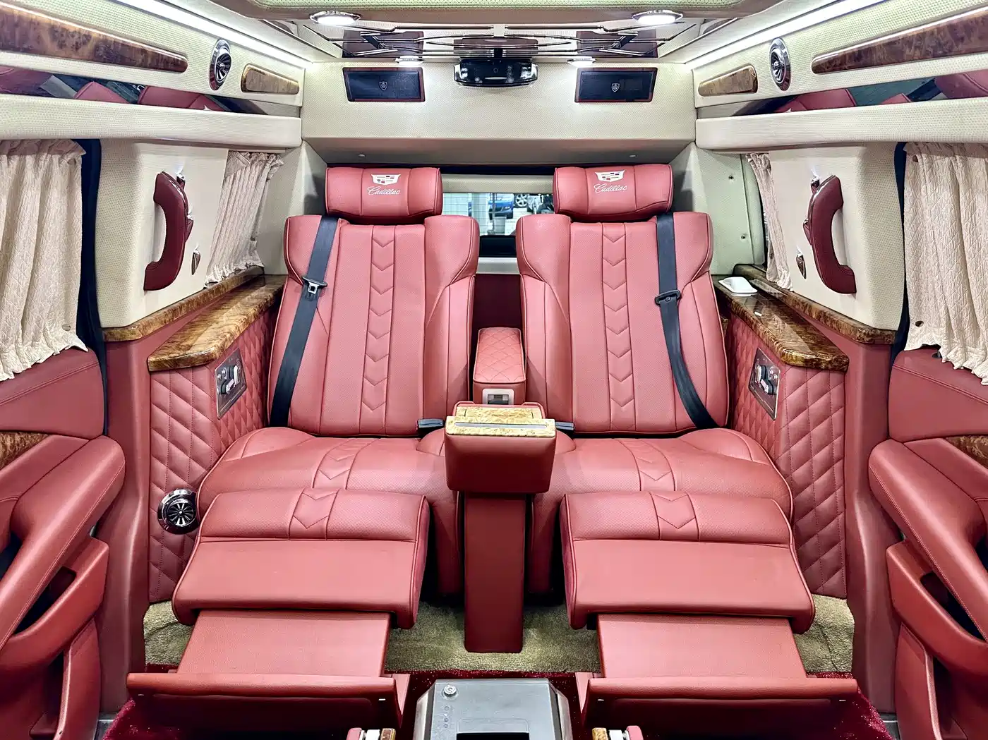 Фото 12 - Cadillac Escalade