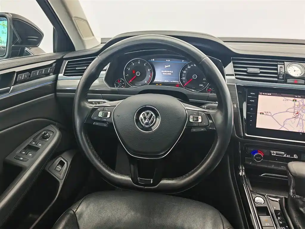 Volkswagen Phideon 2018 Facelift 380TSI FWD Business фото 11