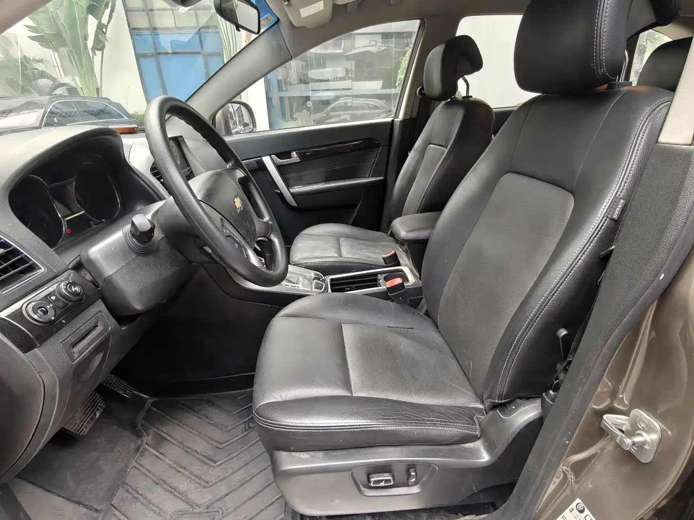 Chevrolet Captiva 2017 2.4L 2WD Luxury Edition 7-Seater фото 9
