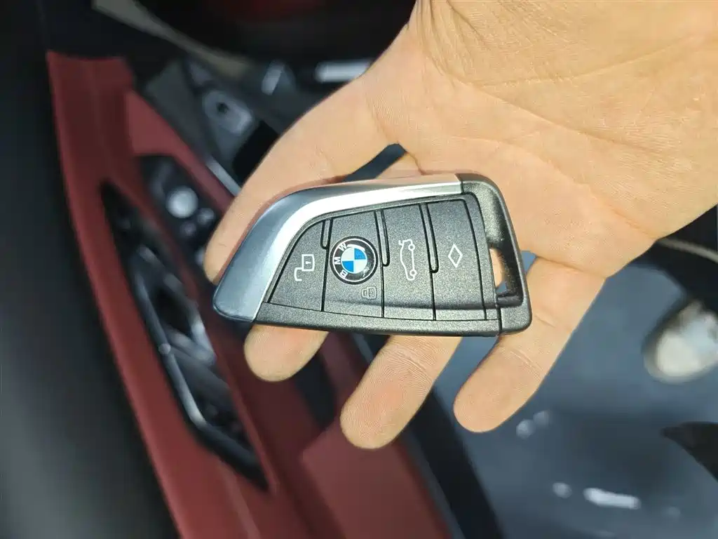 BMW 3 Series 2024 325Li M Sport Shadowline Package фото 9