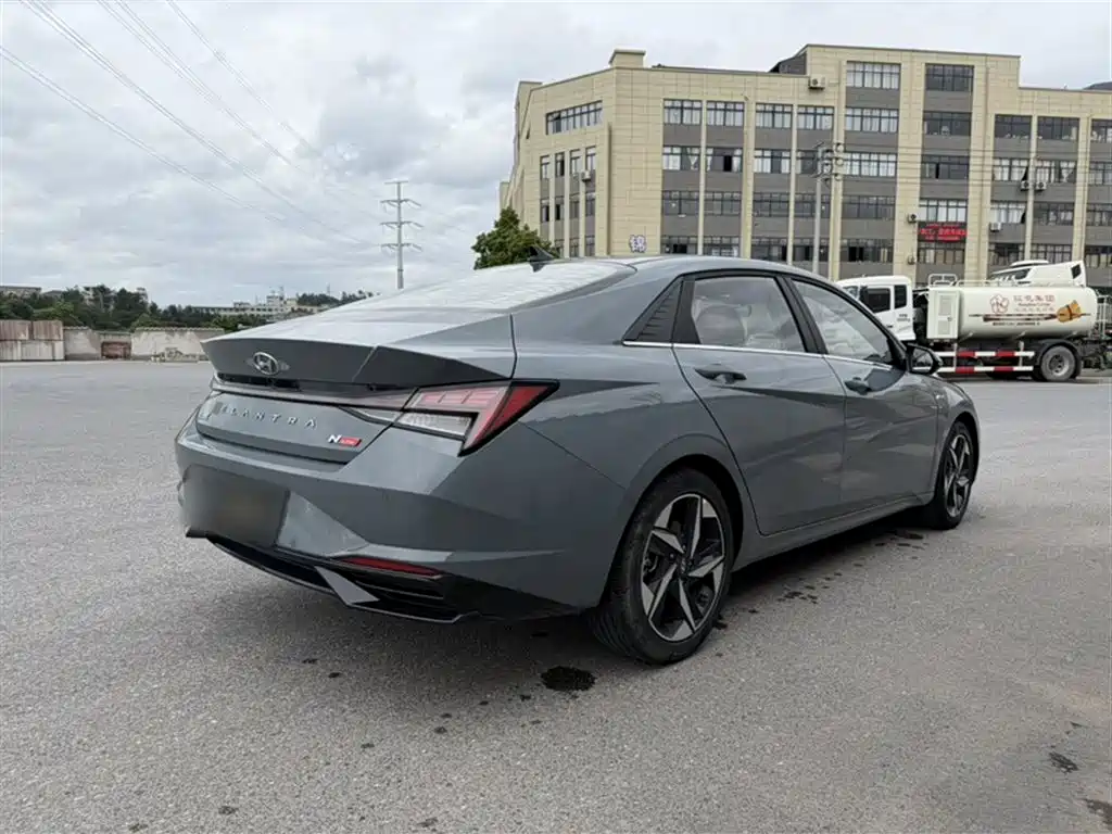 Hyundai Elantra 2021 1.5L CVT GLX Elite Edition фото 11
