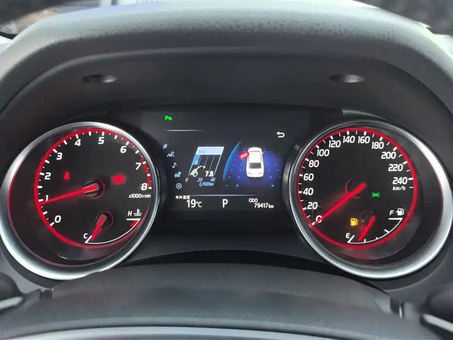 Toyota Camry 2018 2.0S Sport Edition фото 14
