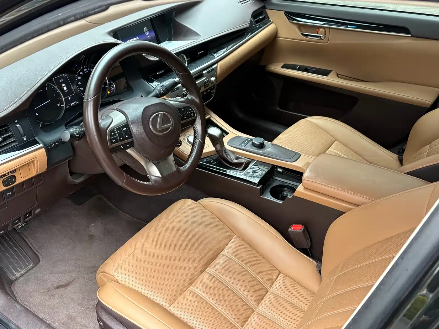 Lexus ES 2015 200 Elite Edition фото 4