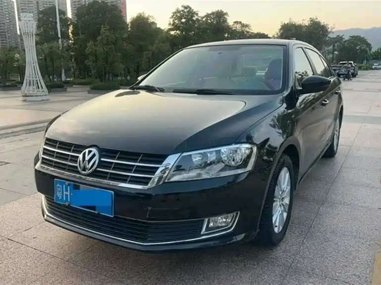 Volkswagen Lavida 2013 Facelift Classic 1.6L Automatic Comfort фото 2