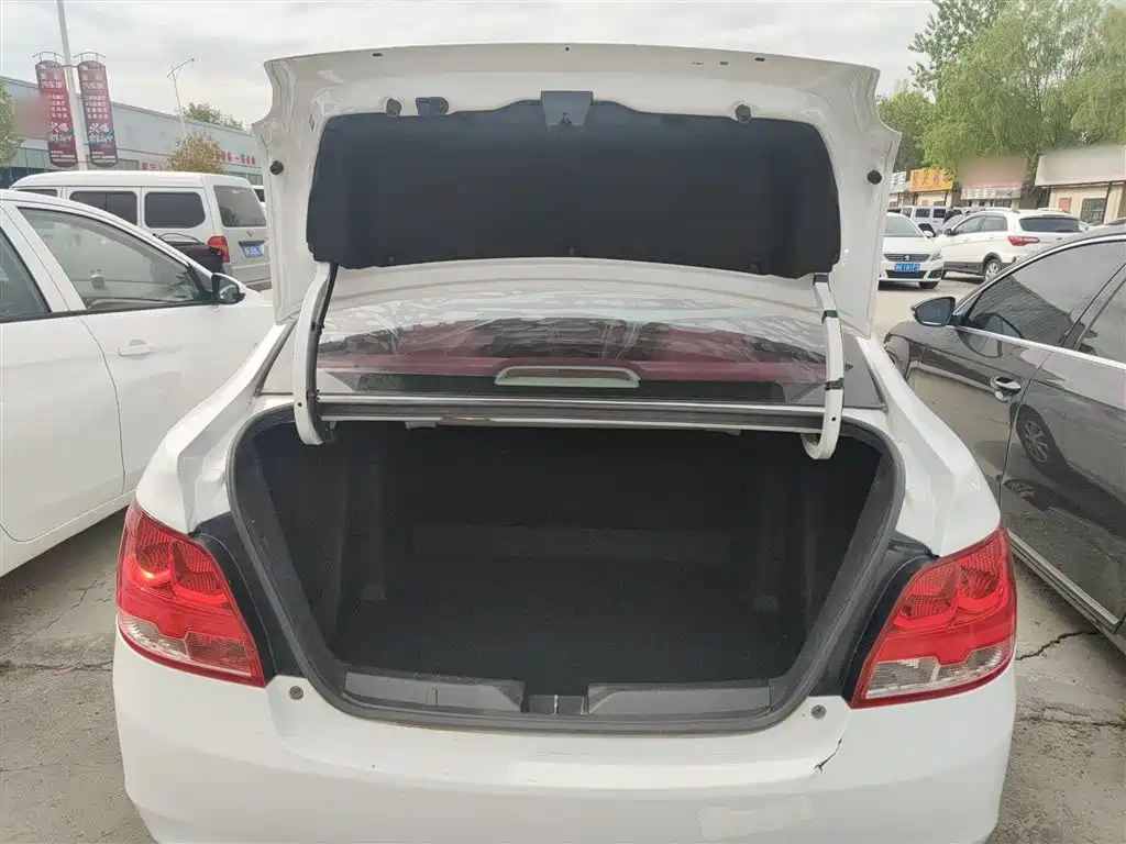 Chevrolet Sail 2015 Sail 3 1.5L Manual Ideal Sunroof Edition фото 19