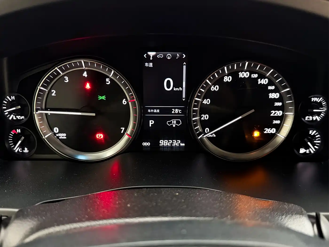 Lexus LX 2016 570 Dynamic Luxury Edition фото 10