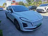 Фото 4 - Hongqi E-QM5