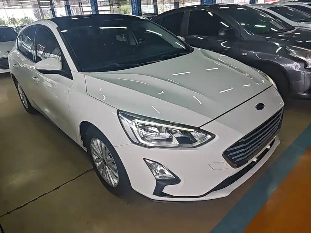 Фото 4 - Ford Focus