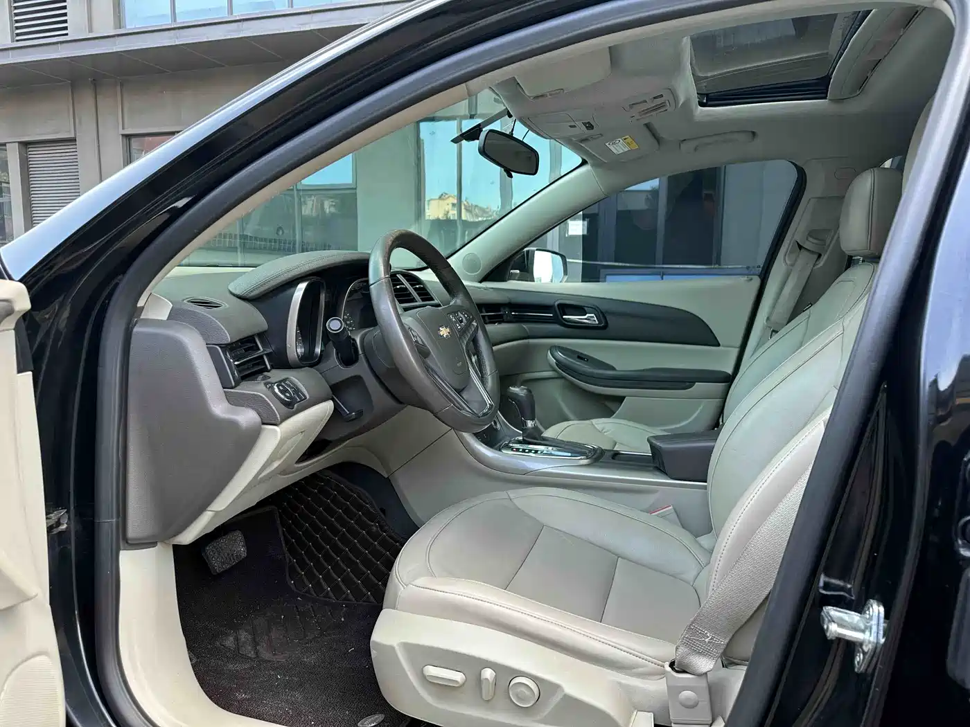 Chevrolet Malibu 2013 2.0L Automatic Luxury Edition фото 17