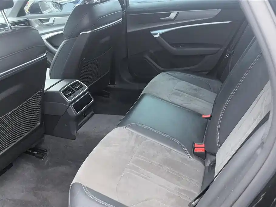 Audi A6L 2021 45 TFSI Exclusive Sport фото 11