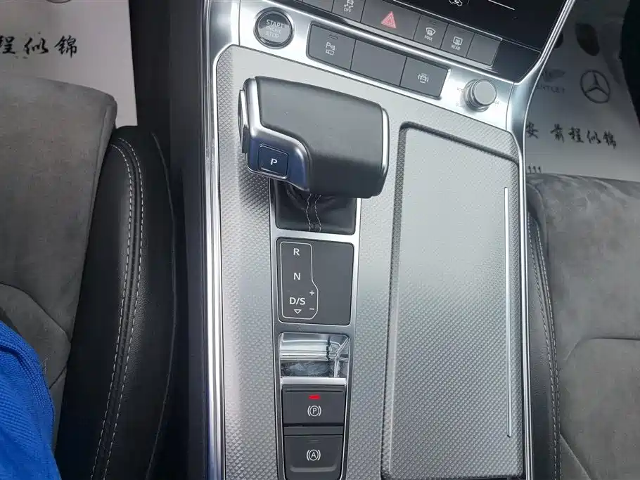Audi A6L 2021 45 TFSI Exclusive Sport фото 16