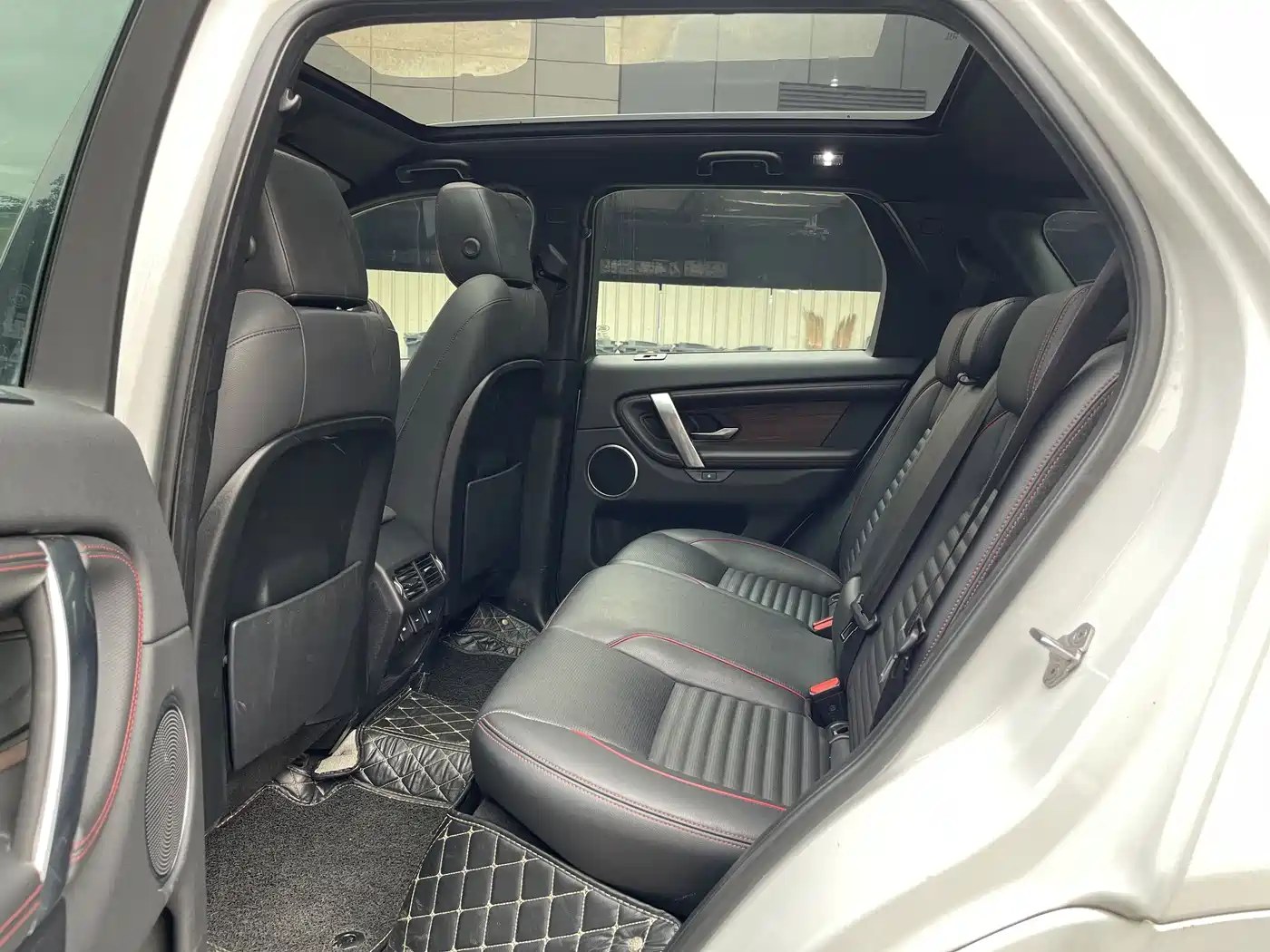 LAND ROVER DISCOVER NEW ENERGY SOURCES FOR SPORTS