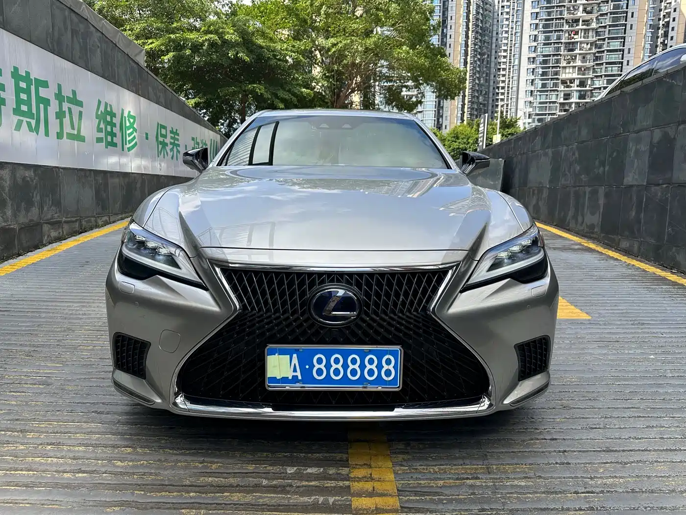 Lexus LS 2021 500h Executive Edition фото 2