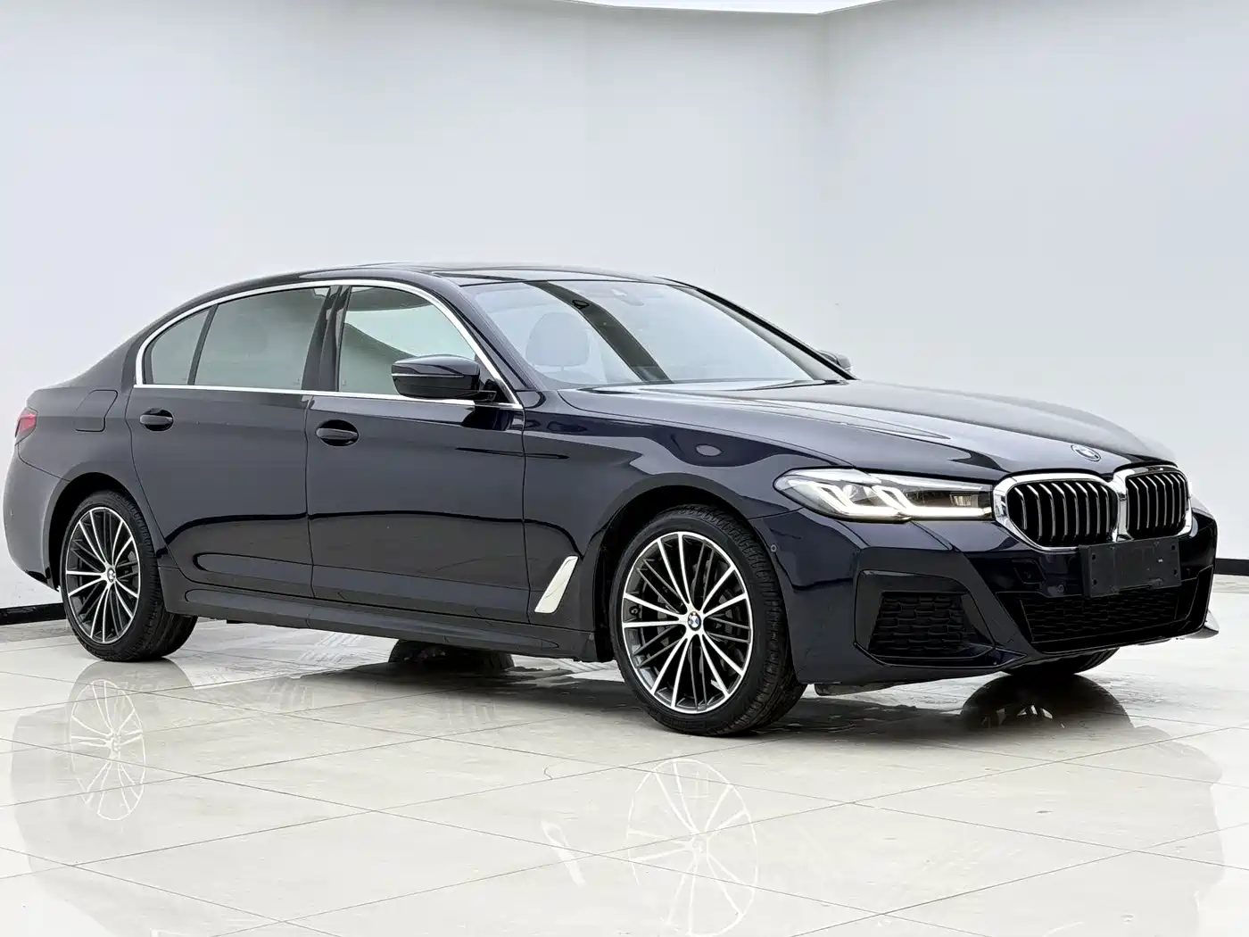 BMW 5 Series 2021 530Li Leading M Sport Package фото 3