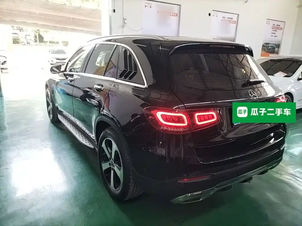 MERCEDES-BENZ GLC