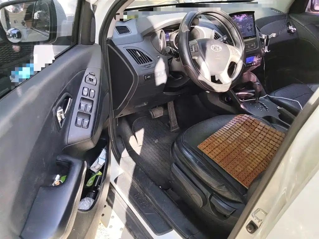 Hyundai Beijing Hyundai ix35 2015 2.0L Automatic 2WD Smart Type China IV фото 17
