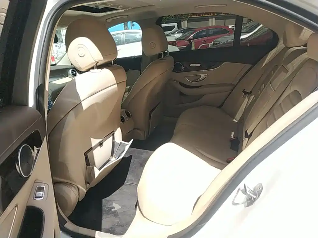 Фото 17 - Mercedes-Benz C-Class