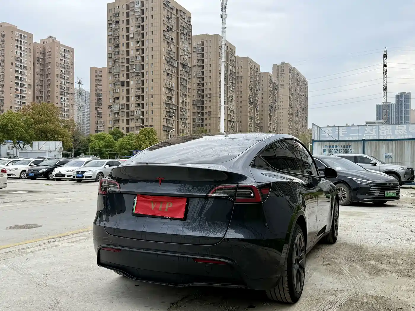 TESLA MODEL Y