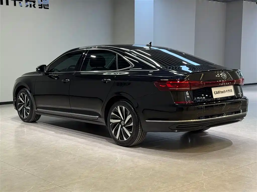 Volkswagen Passat 2025 Outstanding 330TSI Elite Edition фото 6