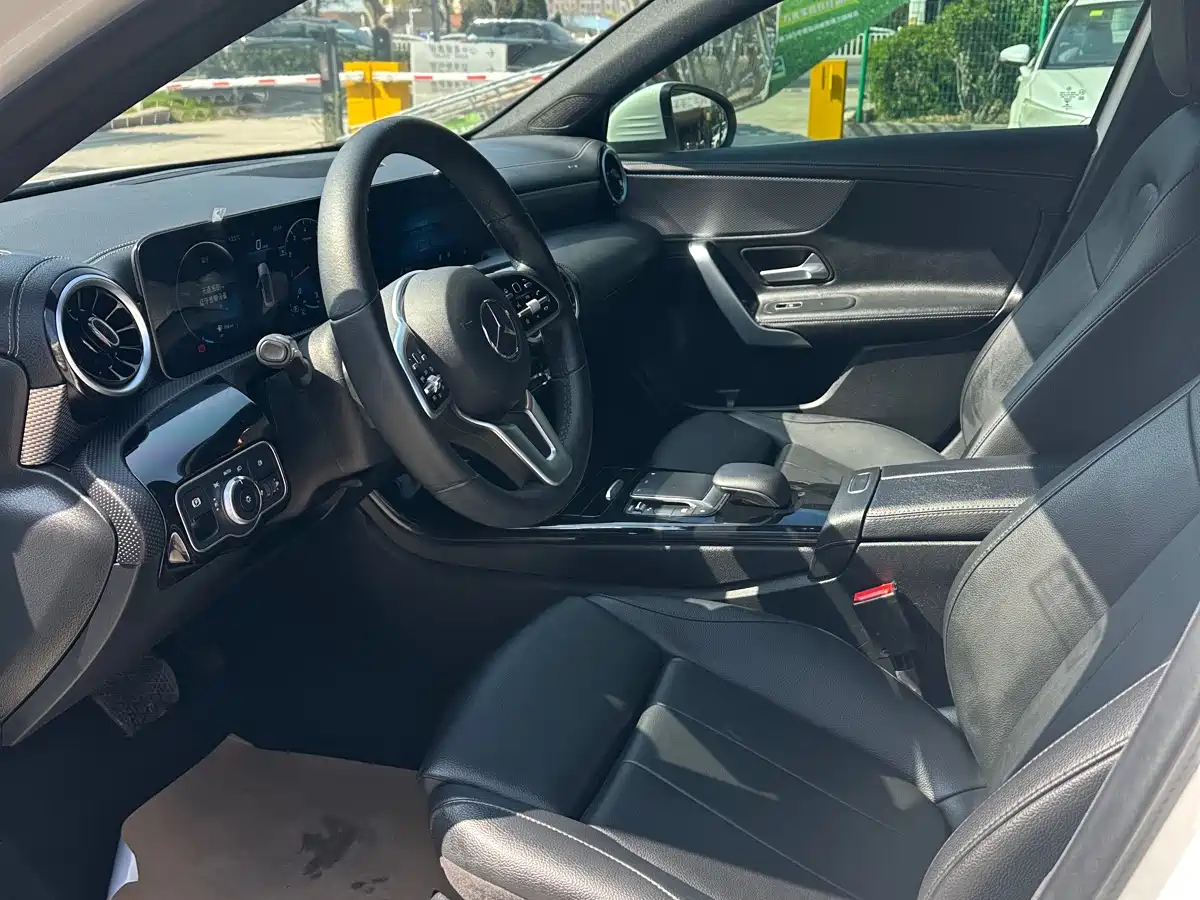 Mercedes-Benz A-Class 2020 Facelift A 180 L Sport Sedan фото 13