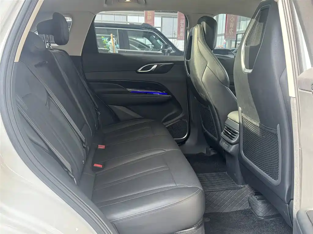 Hongqi HONGQI HS3 PHEV