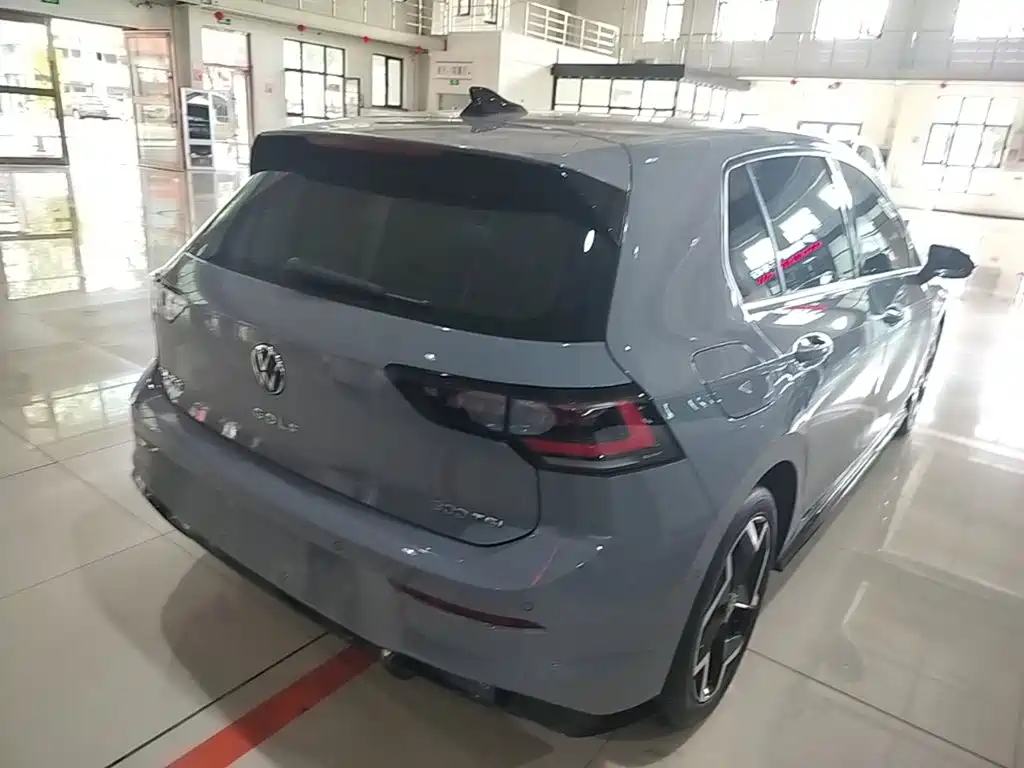 Volkswagen Golf 2025 2025 Second Facelift 300TSI R-Line