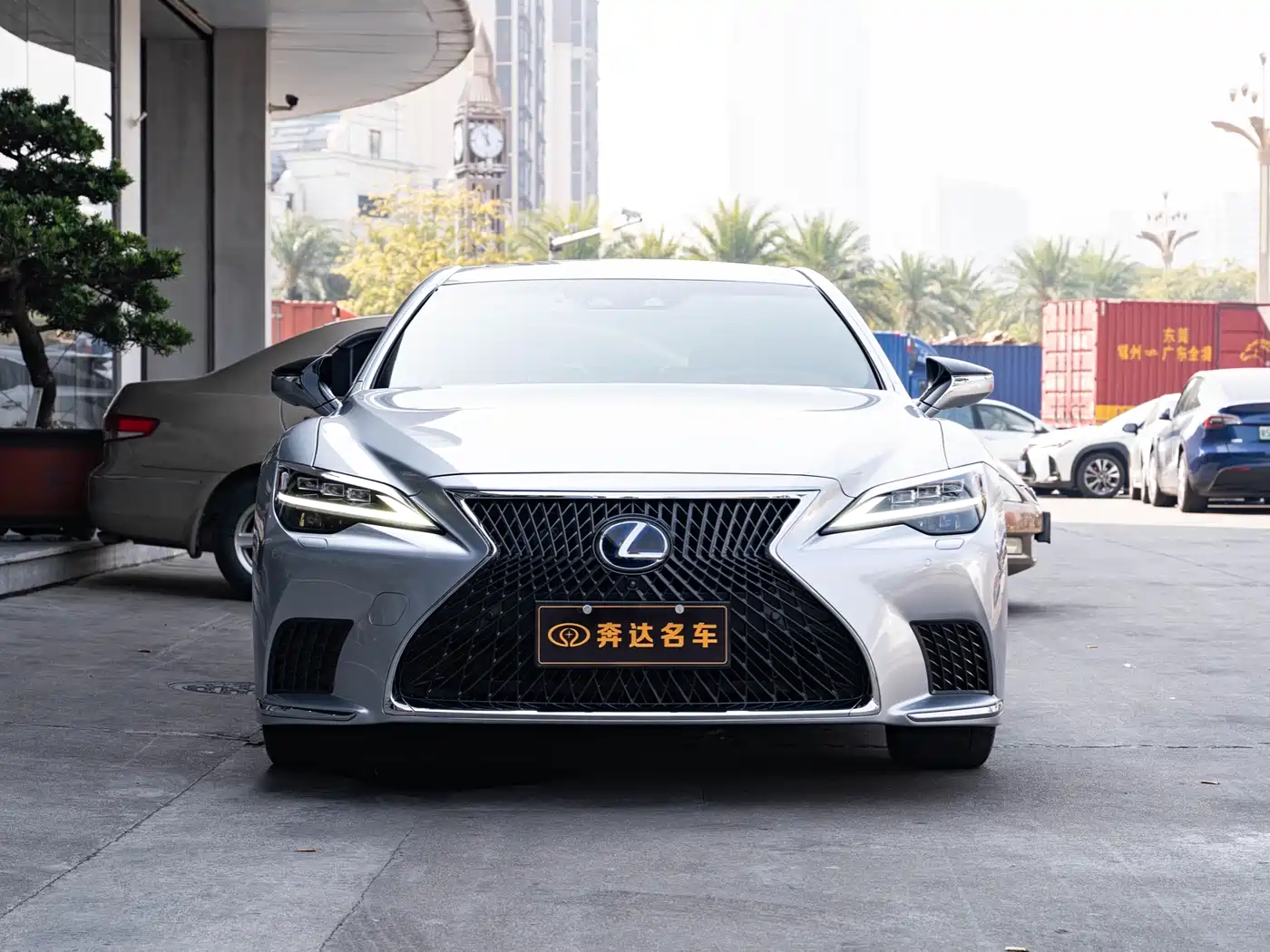 Lexus LS 2021 500h Executive Edition фото 2