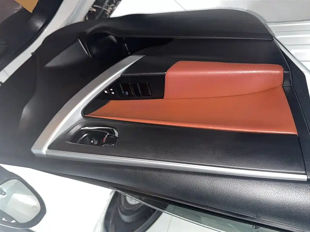 Toyota Levin 2018 185T CVT Luxury Edition фото 6