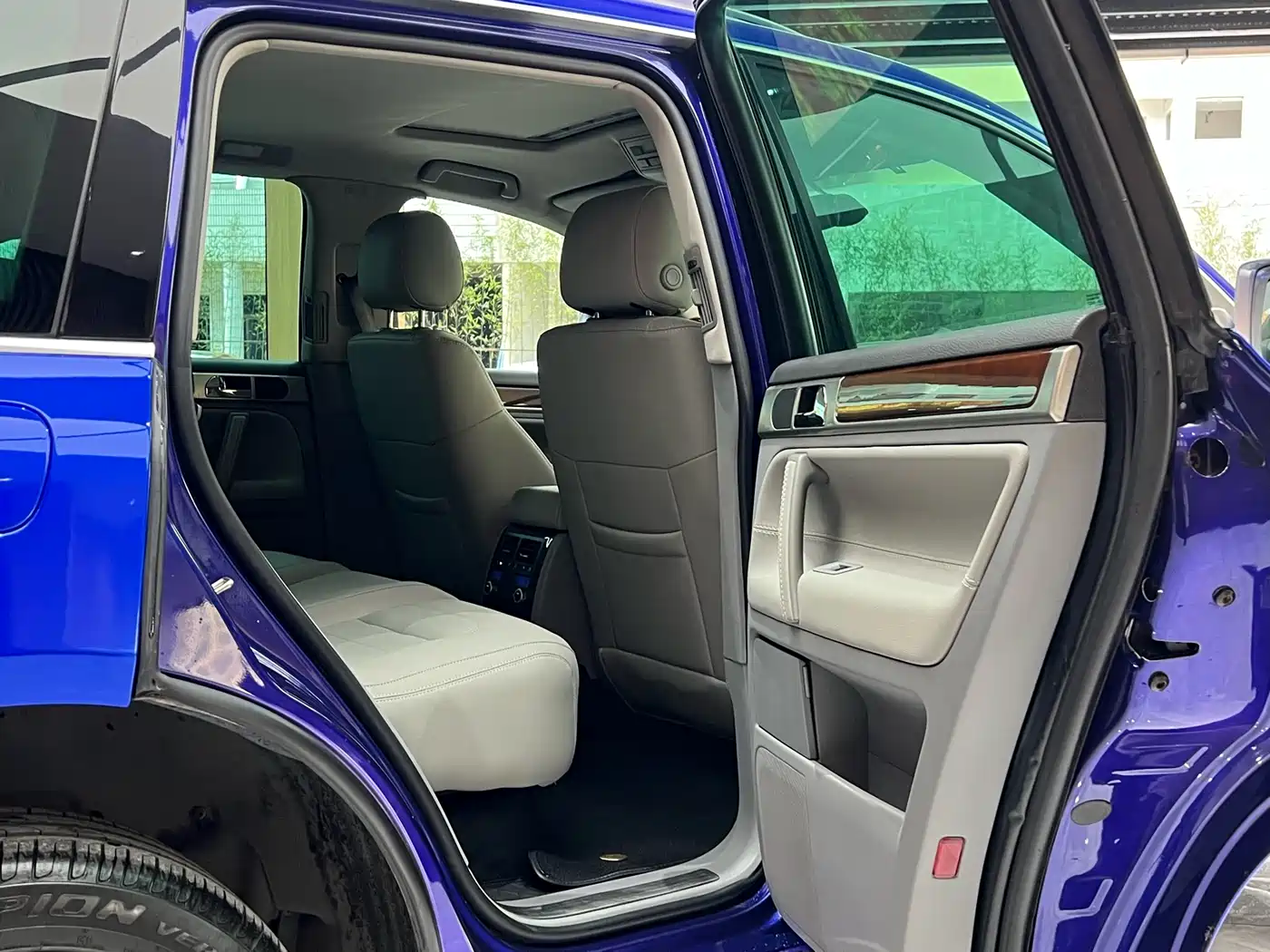Volkswagen Touareg 2007 4.2L Premium фото 22