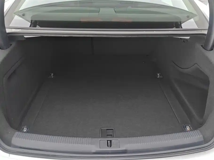 Audi A4L 2016 30 TFSI Collector's Edition Automatic Comfort фото 4