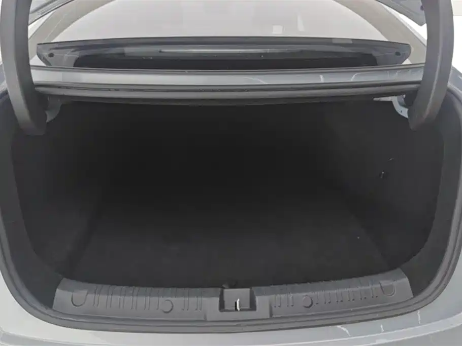 BYD Qin L 2024 DM-i 120KM Superior Edition фото 4