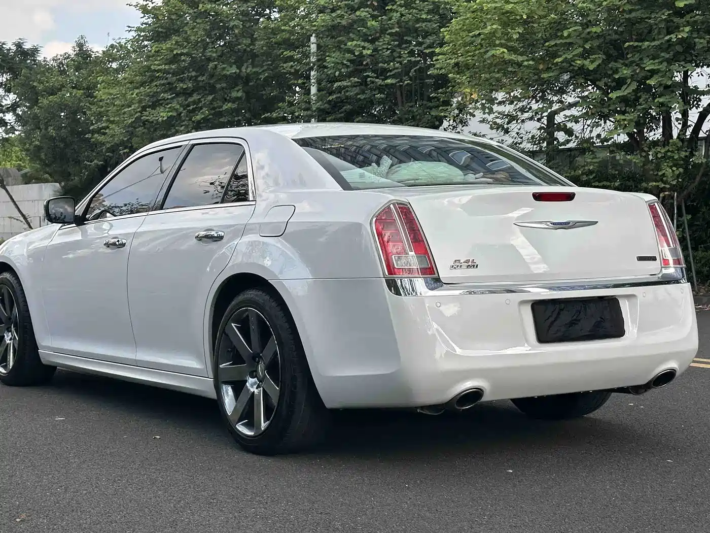 Photo 19 - Chrysler 300C (Import)