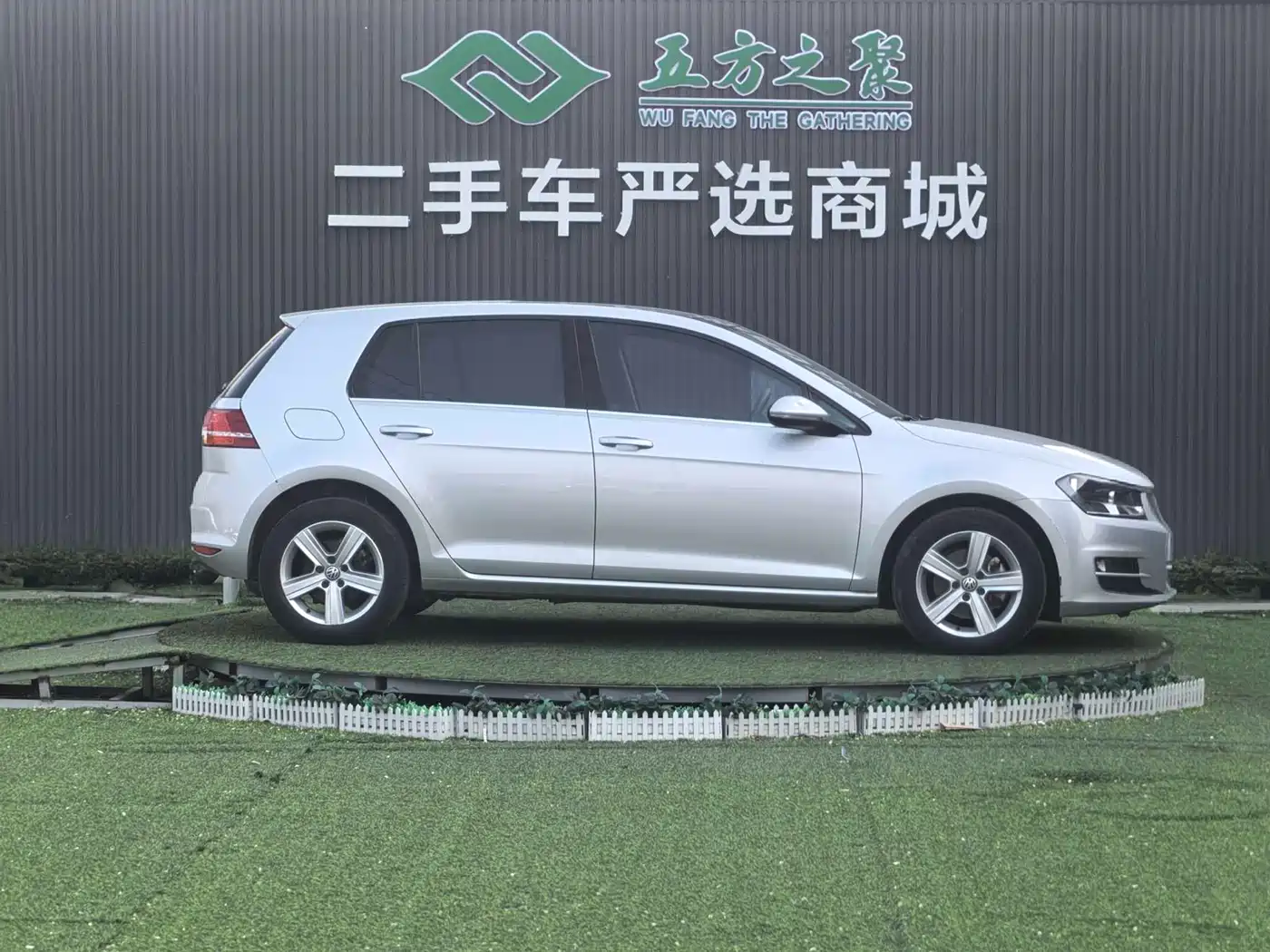 Volkswagen Golf 2015 1.6L Automatic Comfort фото 4