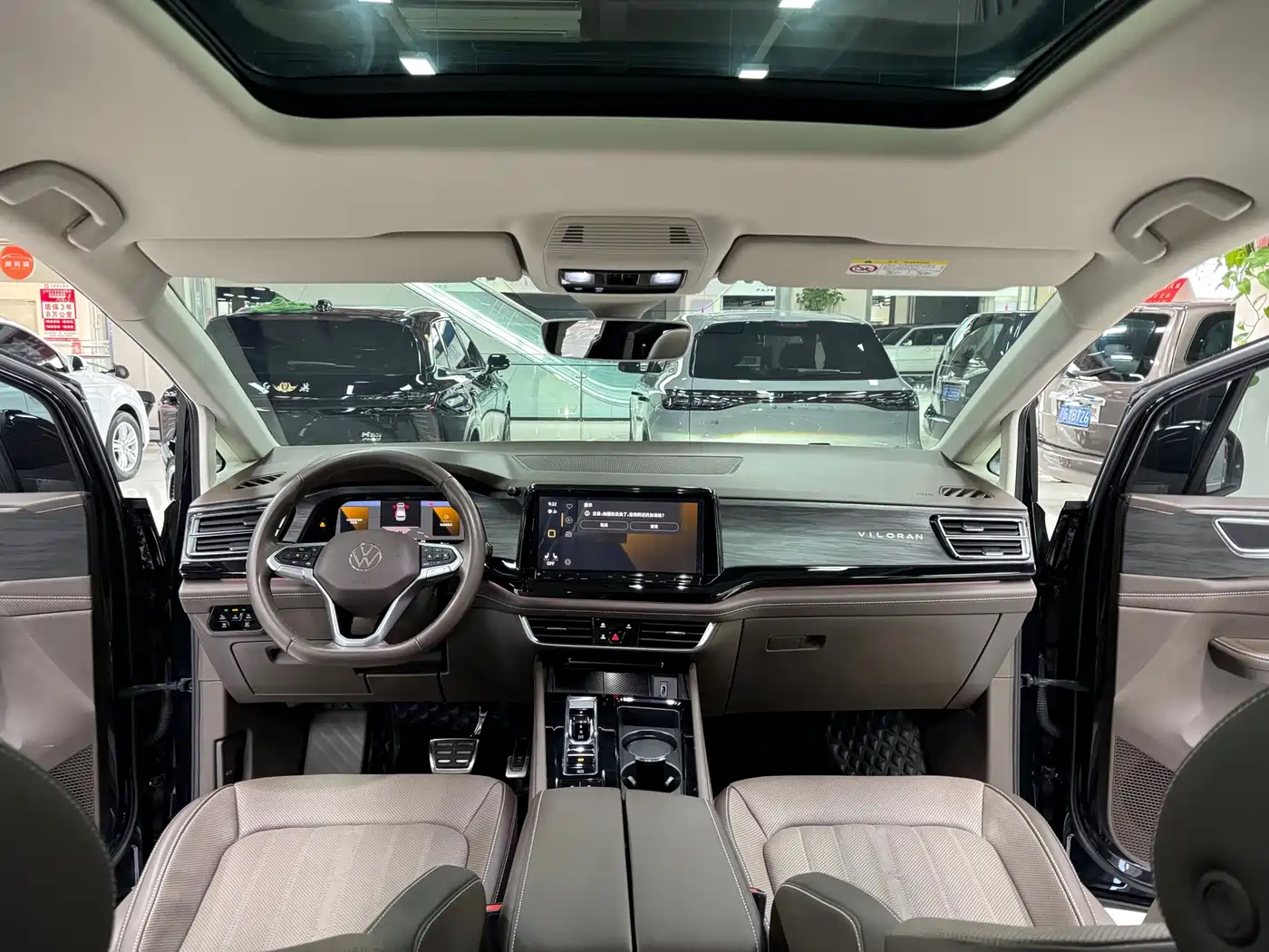 Volkswagen Viloran 2022 380TSI Premium Edition фото 16